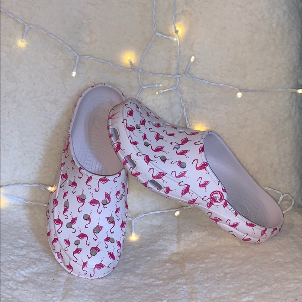 Cute Pink Flamingo Freesail Crocs!!